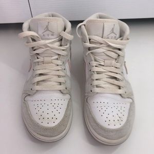 Air Jordan 1 Mid SE 'Light Iron Ore'